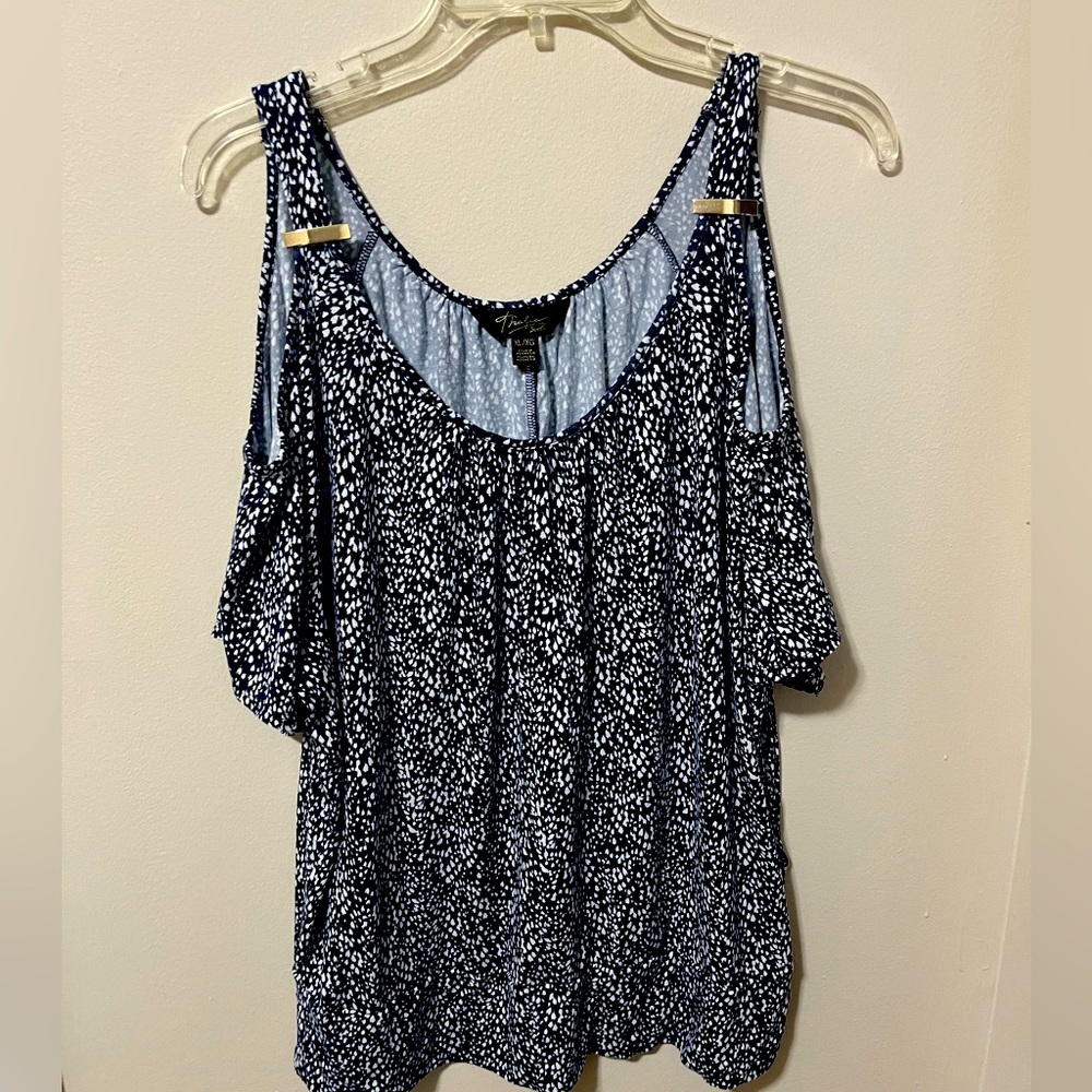 Cold Shoulder Top. Blue/White -XL